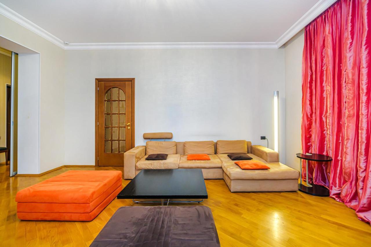 Ferienwohnung Vip Apartamen Nizami Street Baku Exterior foto