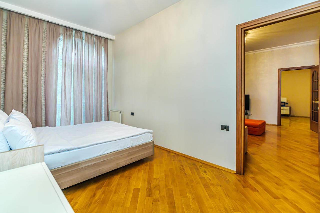 Ferienwohnung Vip Apartamen Nizami Street Baku Exterior foto