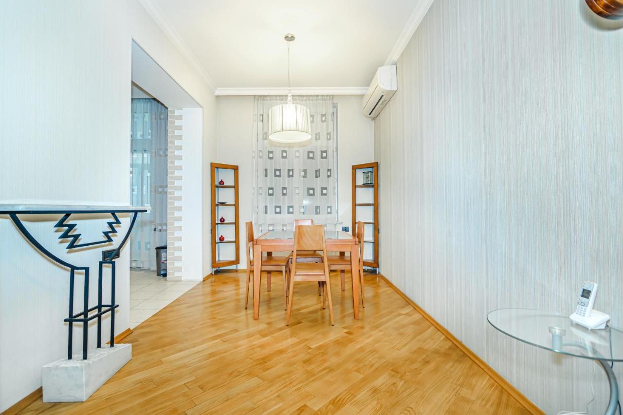 Ferienwohnung Vip Apartamen Nizami Street Baku Exterior foto