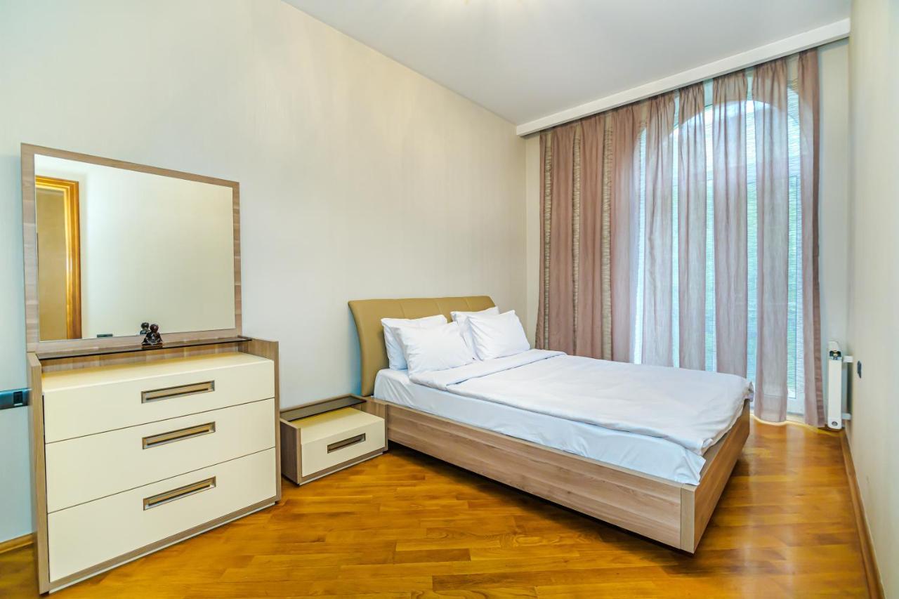 Ferienwohnung Vip Apartamen Nizami Street Baku Exterior foto