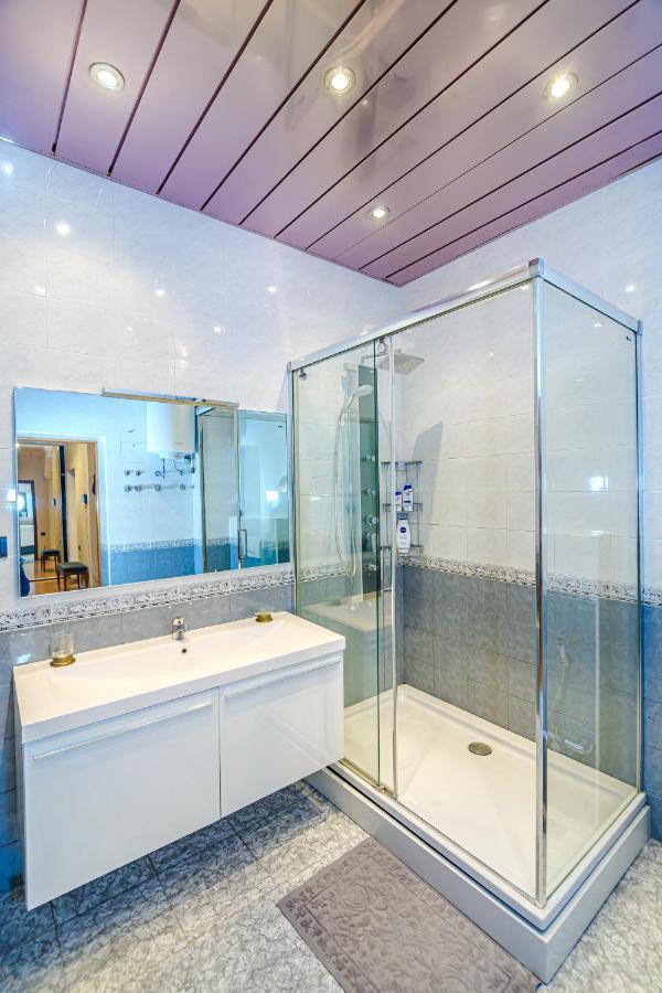 Ferienwohnung Vip Apartamen Nizami Street Baku Exterior foto