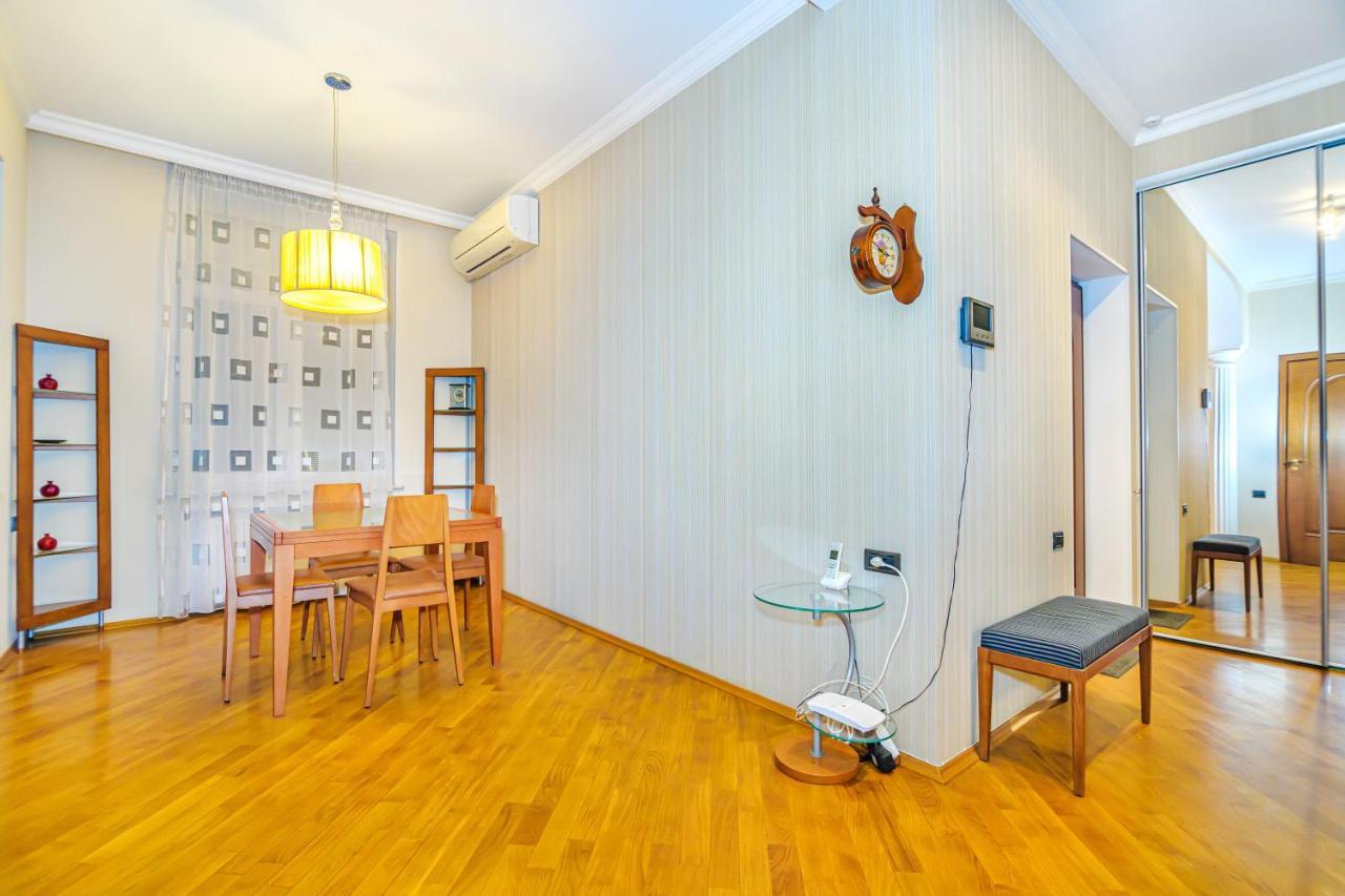 Ferienwohnung Vip Apartamen Nizami Street Baku Exterior foto
